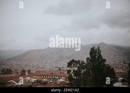 CUZCO, PÉROU - 22 novembre 2018 : ville de Cuzco, au Pérou, vue d'en haut. Banque D'Images