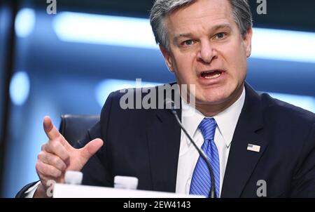 Le directeur du FBI Christopher Wray témoigne devant la Commission judiciaire du Sénat lors de l'insurrection du 6 janvier, dans le bâtiment Hart Senate Office de Capitol Hill à Washington, DC, USA, le 2 mars 2021. Photo de Mandel Ngan/Pool/ABACAPRESS.COM Banque D'Images