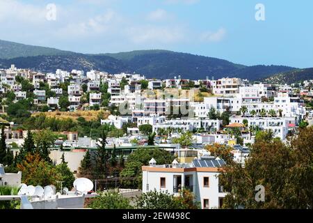 La vue sur les bâtiments blancs traditionnels, Bodrum, Turquie Banque D'Images