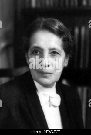 Lise Meitner. Portrait du physicien autrichien-suédois Elise Meitner (1878-1968) de Harris & Ewing, vers 1940 Banque D'Images