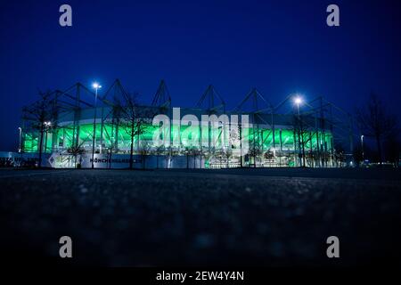 02 mars 2021, Rhénanie-du-Nord-Westphalie, Mönchengladbach: Football: Coupe DFB, Borussia Mönchengladbach - Borussia Dortmund, quart de finale, Parc Borussia. Vue sur le parc Borussia. Photo: Rolf Vennenbernd/dpa - NOTE IMPORTANTE: Conformément aux règlements du DFL Deutsche Fußball Liga et/ou du DFB Deutscher Fußball-Bund, il est interdit d'utiliser ou d'utiliser des photographies prises dans le stade et/ou du match sous forme de séquences et/ou de séries de photos de type vidéo. Banque D'Images