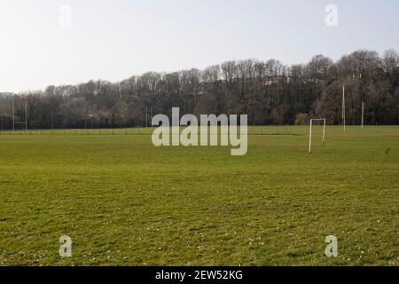 Une vue sur les champs de Newbridge, Bridgend, le 2 mars 2021. Crédit : Lewis Mitchell Banque D'Images