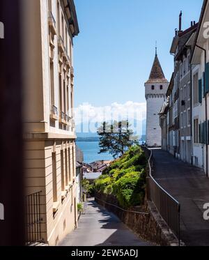 Le château médiéval de Nyon, Suisse. C'est tout sur l'été, le voyage, le tourisme. / Château médiéval de Nyon, Suisse. Canton de vaud. Banque D'Images