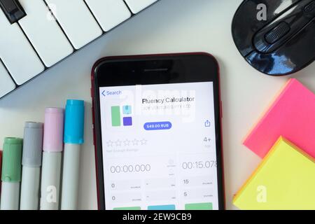 New York, États-Unis - 2 mars 2021 : icône de l'application mobile Fluency Calculator sur l'écran du téléphone, Editorial Banque D'Images