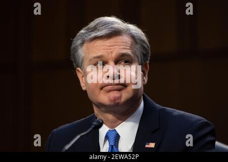 Washington DC, États-Unis. 02 mars 2021. Christopher Wray, directeur du FBI aux États-Unis, assiste à une audience devant la Commission judiciaire du Sénat, à Capitol Hill, à Washington, DC, aux États-Unis, le 2 mars 2021. Christopher Wray a déclaré mardi que l'agence d'application de la loi classe la meurtrière émeute du Capitole du 6 janvier par les partisans de l'ancien président Donald Trump comme un terrorisme domestique. (Graeme Jennings/Pool via Xinhua) Credit: Xinhua/Alay Live News Banque D'Images