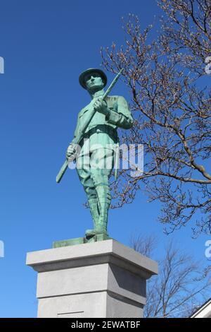 Morton Grove, monument Doughboy de la première Guerre mondiale de l'Illinois, par temps clair Banque D'Images