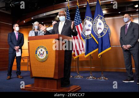 Washington, États-Unis. 02 mars 2021. Le représentant américain James Clyburn (D-SC) parle lors d'une conférence de presse au sujet de la Conférence des questions 2021 de la Chambre démocratique. Crédit : SOPA Images Limited/Alamy Live News Banque D'Images