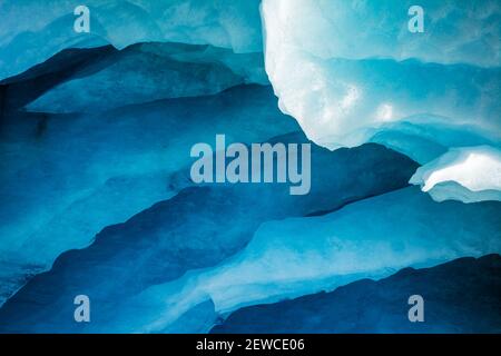 Détail de la glace bleue sur le glacier Athabasca, parc national Jasper, Alberta, Canada Banque D'Images