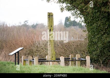 Le chêne Gibbert poste à Bilstone, Leicestershire, que le corps pendu de John Massey a été enchaîné après son exécution. Banque D'Images