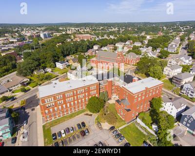 Woonsocket Precious Blood Church vue aérienne dans le centre-ville de Woonsocket, Rhode Island RI, Etats-Unis. Cette église est une église catholique romaine historique construite en 18 Banque D'Images