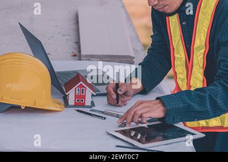 Architecte Ingénieur soft focus design maison projet construction propriété immobilier Banque D'Images