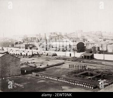 Photographie ancienne de la fin du XIXe siècle : Caucase, puits de pétrole, Bakou, maintenant Azerbaïdjan, image Michon. Banque D'Images