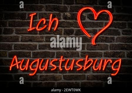 Leuchtreklame, ICH liebe Augustusburg, Sachsen, Deutschland, Europa | Publicité éclairée, J'aime Augustusburg, Saxe, Allemagne, Europe Banque D'Images