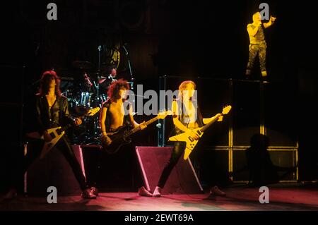 Herman Frank, Peter Baltes, Wolf Hoffman et Udo Dirkschneider d'accepter vivre au Hammerswithh Odeon. Londres, le 29 janvier 1984 | utilisation dans le monde entier Banque D'Images