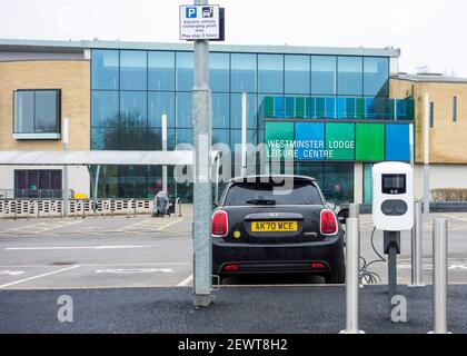 Voiture électrique de charge de batteries St. Albans Hertfordshire Royaume-Uni Banque D'Images