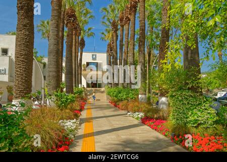 Hôtel de ville de Bodrum, Centre de ville de Bodrum à la baie ouest et zone de port de plaisance, province de Mugla, Turquie. Banque D'Images