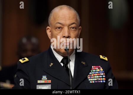 Le général de division William Walker, commandant général de la Garde nationale du District de Columbia, est vu lors d'une audience conjointe du Sénat sur la sécurité intérieure et les affaires gouvernementales et le Règlement et l'administration du Sénat le mercredi 3 mars 2021 pour discuter de l'attaque du 6 janvier contre le Capitole des États-Unis. Crédit : Greg Nash/Pool via le CNP/MediaPunch Banque D'Images