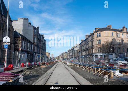 Le tramway d'Édimbourg fonctionne sur Leith Walk. L'extension du tramway d'Édimbourg de York place à Newhaven devrait être achevée d'ici 2023 Banque D'Images