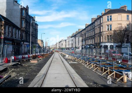 Le tramway d'Édimbourg fonctionne sur Leith Walk. L'extension du tramway d'Édimbourg de York place à Newhaven devrait être achevée d'ici 2023 Banque D'Images