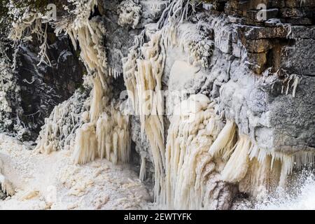 Aire de conservation des Saubles gris Escarpement du Niagara Owen Sound Ontario Canada Avec Jones & Inglis Falls en hiver Banque D'Images