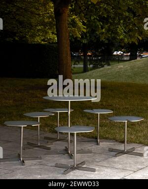 Mobilier conçu par Junya Ishigami. Serpentine Pavilion 2019, LONDRES, Royaume-Uni. Architecte: Junya Ishigami , 2021. Banque D'Images