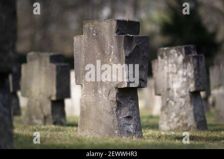 pierres tombales au cimetière d'un soldat de la seconde guerre mondiale à cologne Banque D'Images