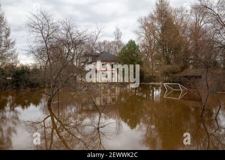 Carnikava, Lettonie. 3 mars 2021. La photo prise le 3 mars 2021 montre la zone inondée près de la rivière Gauja à Carnikava, en Lettonie. Crédit: Edijs Palens/Xinhua/Alamy Live News Banque D'Images