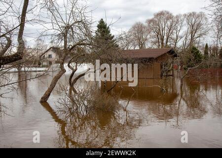 Carnikava, Lettonie. 3 mars 2021. La photo prise le 3 mars 2021 montre une zone inondée près de la rivière Gauja à Carnikava, en Lettonie. Crédit: Edijs Palens/Xinhua/Alamy Live News Banque D'Images