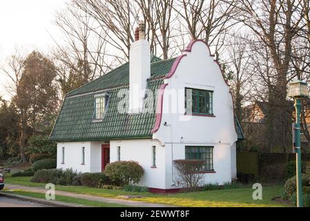 Ealing Village Lodge d'architecture hollandaise-coloniale-baroque par R. Toms & Partners Banque D'Images