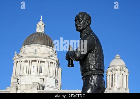 Statue du capitaine Frédéric John Walker, Pier Head, Liverpool, Royaume-Uni Banque D'Images