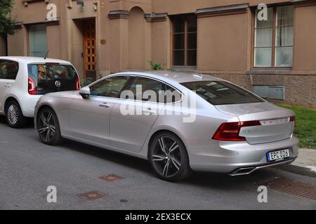 STOCKHOLM, SUÈDE - 23 AOÛT 2018 : berline de luxe de luxe de luxe de luxe de luxe de luxe de luxe de type argent Volvo S90 garée à Stockholm, en Suède. Il y a 4.8 millions de voitures de tourisme registe Banque D'Images