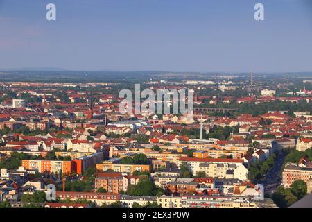 Leipzig, Allemagne (Etat de Saxe). Paysage urbain avec quartiers résidentiels de Neustadt et Neuschoenefeld. Banque D'Images