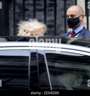 Les cheveux du Premier ministre britannique Boris Johnson quittent 10 Downing Street pour les questions du Premier ministre le jour du budget, le 3 mars 2021 Banque D'Images