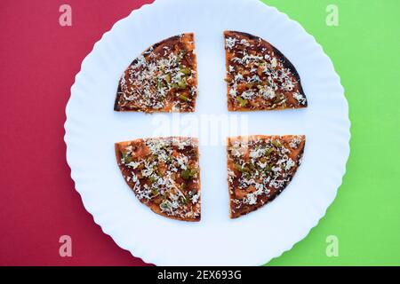 Sélection de la pizza farali, en-cas faradi à base de farine à jeun Banque D'Images