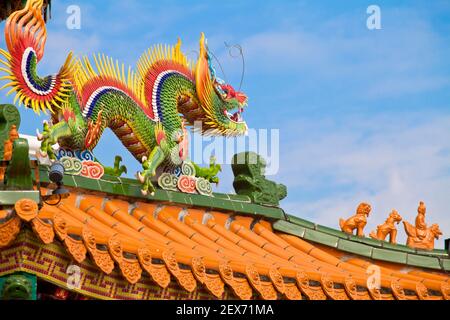 Taïwan, Kaohsiung, étang de lotus, Dragon et Tigre Temple tour Banque D'Images