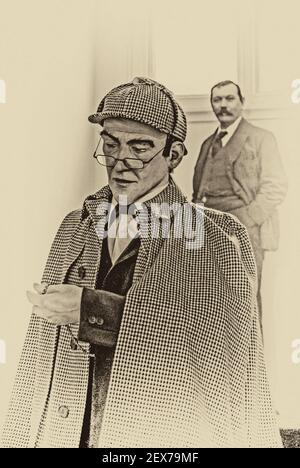 Sherlock Holmes Wachsfigur im Museum à Princetown (Conan Doyle im hintergrund) Banque D'Images