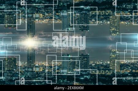 Technologie Internet des choses sur le panorama de Bangkok paysage urbain la nuit, architecture d'affaires et bâtiment avec touriste, technologie SMART c Banque D'Images