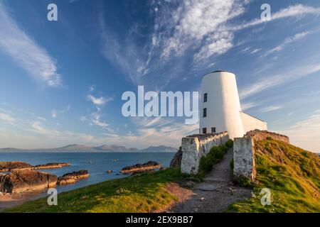 Goleudy Tŵr Mawr - Grande Tour sur l'île de Llanddwyn, Anglesey, au nord du pays de Galles Banque D'Images