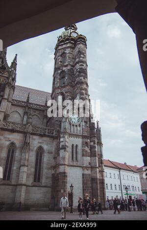 Kosice, Slovaquie - septembre 2016 : spectaculaire cathédrale Sainte-Elisabeth à Kosice. La cathédrale Sainte-Elisabeth est la plus grande église de Slovaquie et l'une des plus grandes Banque D'Images