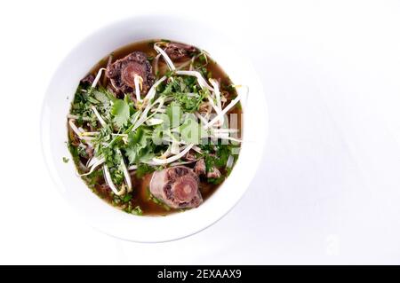 soupe de pho à l'oxtail, un repas classique vietnamien Banque D'Images