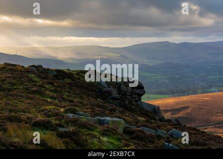 Vue sur le parc national de Peak District vers La vallée de l'espoir de Hathersage Moor Derbyshire Angleterre Royaume-Uni Banque D'Images