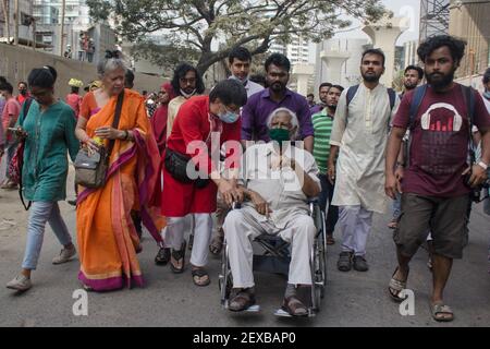 Bangladesh. 03ème mars 2021. Les manifestants ont défilé au bureau du Premier ministre pour demander l'abolition de la loi sur la sécurité numérique. Ils exigent également de retirer la loi avant le prochain jour de l'indépendance et la justice pour l'écrivain Mushtaq Ahmed à Dhaka . (Photo de MD IBRAHIM/Pacific Press/Sipa USA) crédit: SIPA USA/Alay Live News Banque D'Images