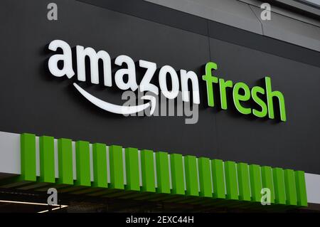 Londres, Royaume-Uni. 5 mars 2021. Amazon Fresh ouvre son premier magasin d'alimentation sans caisse en dehors des États-Unis à Ealing. Banque D'Images