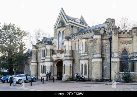 L'entrée du cimetière de Highgate West à Swains Lain, Camden, est ouverte pour les visites lors du troisième confinement du coronavirus, Londres, Royaume-Uni Banque D'Images