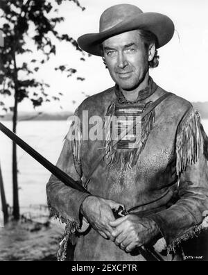 JAMES STEWART comme Linus Rawlings dans LA FAÇON DONT L'OUEST A ÉTÉ GAGNÉ 1962 réalisateurs JOHN FORD HENRY HATHAWAY et GEORGE MARSHALL écrivain James R. Webb musique Alfred Newman Cinerama Productions Corp. / Metro Goldwyn Mayer Banque D'Images