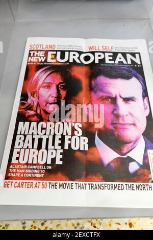 Le président français Emmanuel Macron, le président de la bataille pour l'Europe de Macron Page titre du journal The New European 4 Mars 2021 Londres Angleterre Royaume-Uni Banque D'Images