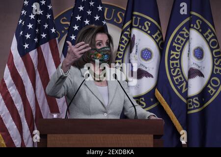 Washington, Distric de Columbia, États-Unis. 4 mars 2021. La conférencière de la Chambre Nancy Pelosi(D-CA) parle lors de sa conférence de presse hebdomadaire aujourd'hui le 04 mars 2021 à HVC/Capitol Hill à Washington DC, États-Unis. Credit: Lénine Nolly/ZUMA Wire/Alamy Live News Banque D'Images