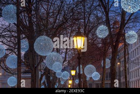 Illuminations de Noël à Promenadeplatz à Munich, haute-Bavière, Bavière, Allemagne, Europe Banque D'Images