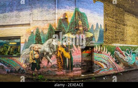 Alma, Canada, septembre 2019, vue sur une fresque de rue d'angle dans une ville de Québec Banque D'Images