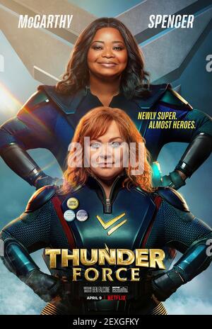 Thunder Force (2021) dirigée par Ben Falcone et mettant en vedette Pom Klementieff, Jason Bateman et Melissa McCarthy. Série télévisée sur deux amis qui forment une équipe de super-héros après que l'on conçoit un traitement qui leur donne le pouvoir de protéger leur ville. Banque D'Images